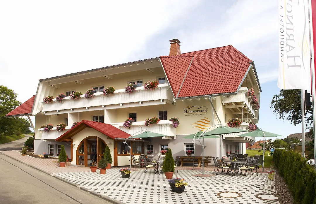 Landhotel Haringerhof mit Saunawelt und Naturbadeteich-1