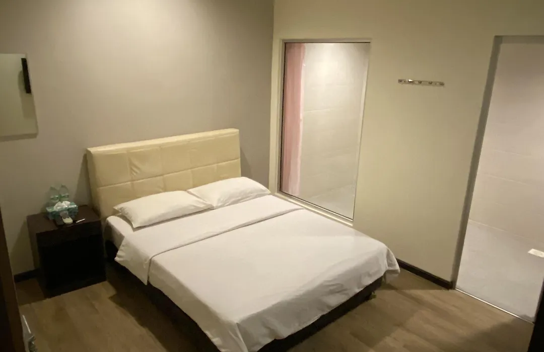 Raintree Hotel-1