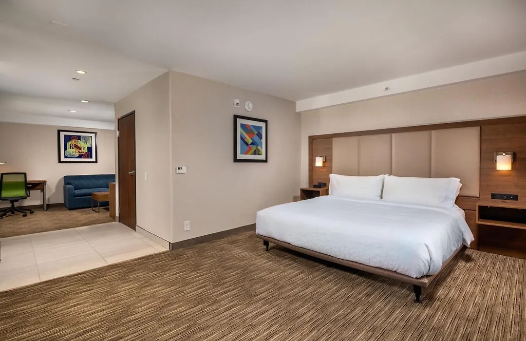 Holiday Inn Express & Suites Chatsworth By Ihg-1