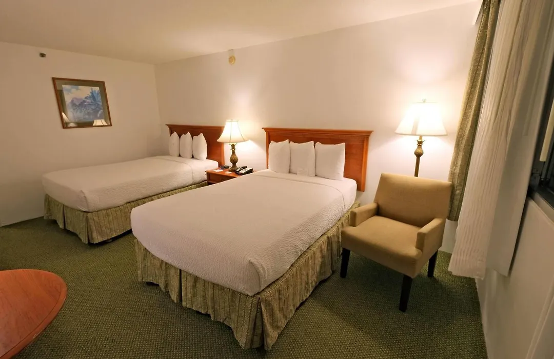 Ramada Plaza By Wyndham Waikiki-1