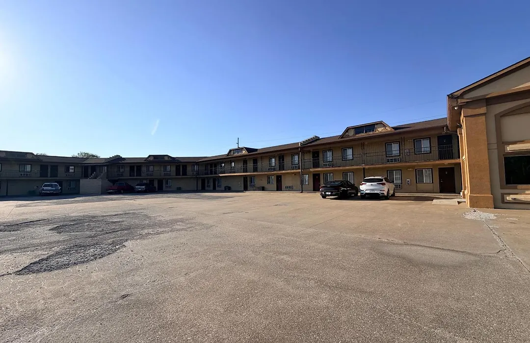 Regal Inn Coffeyville Ks Us 169-1