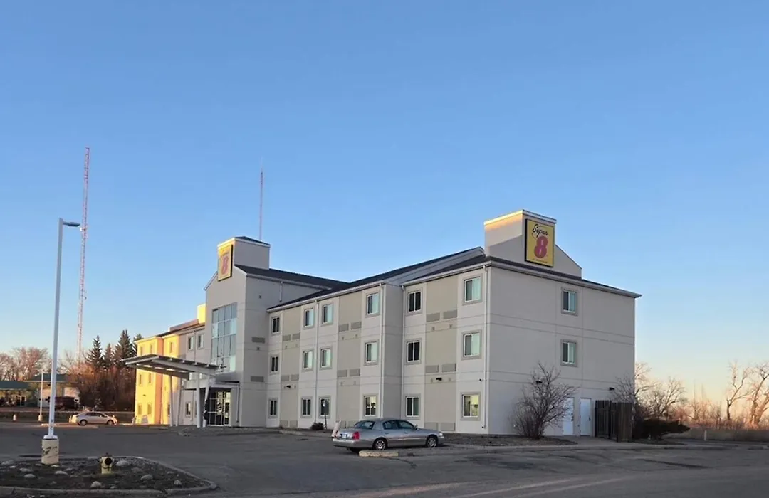 Super 8 By Wyndham Estevan-1