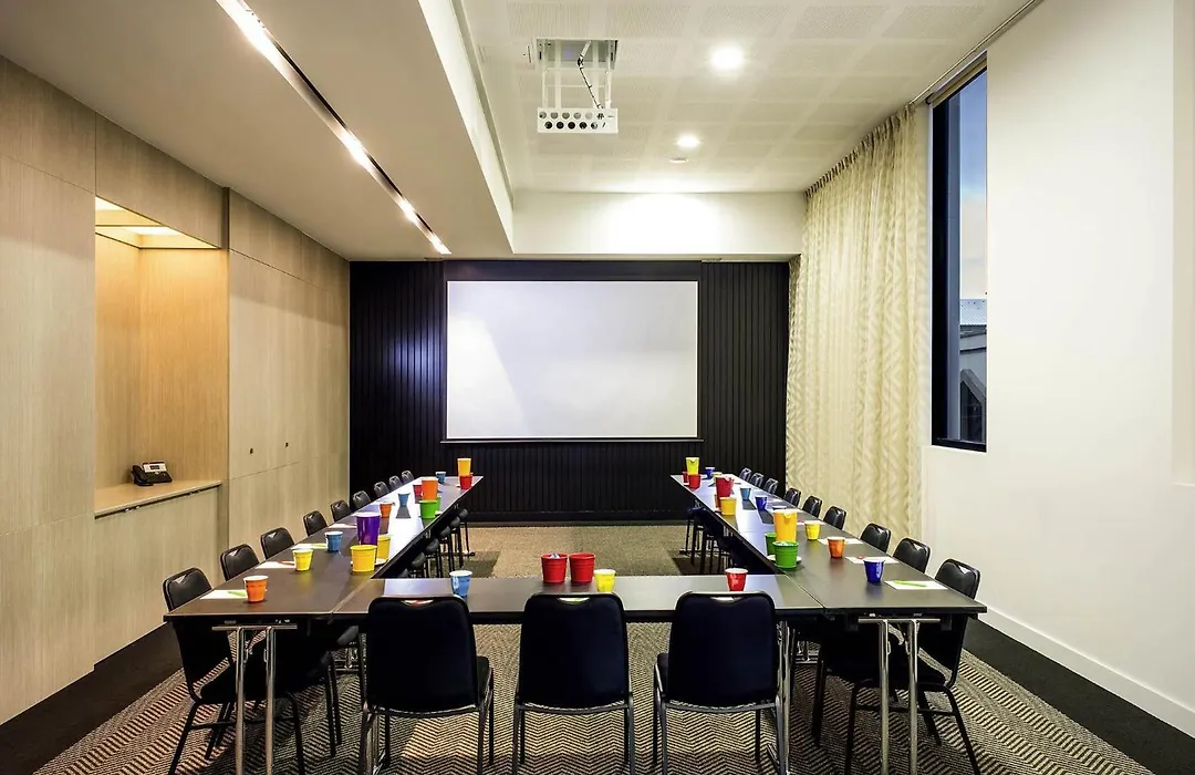 Ibis Adelaide-1