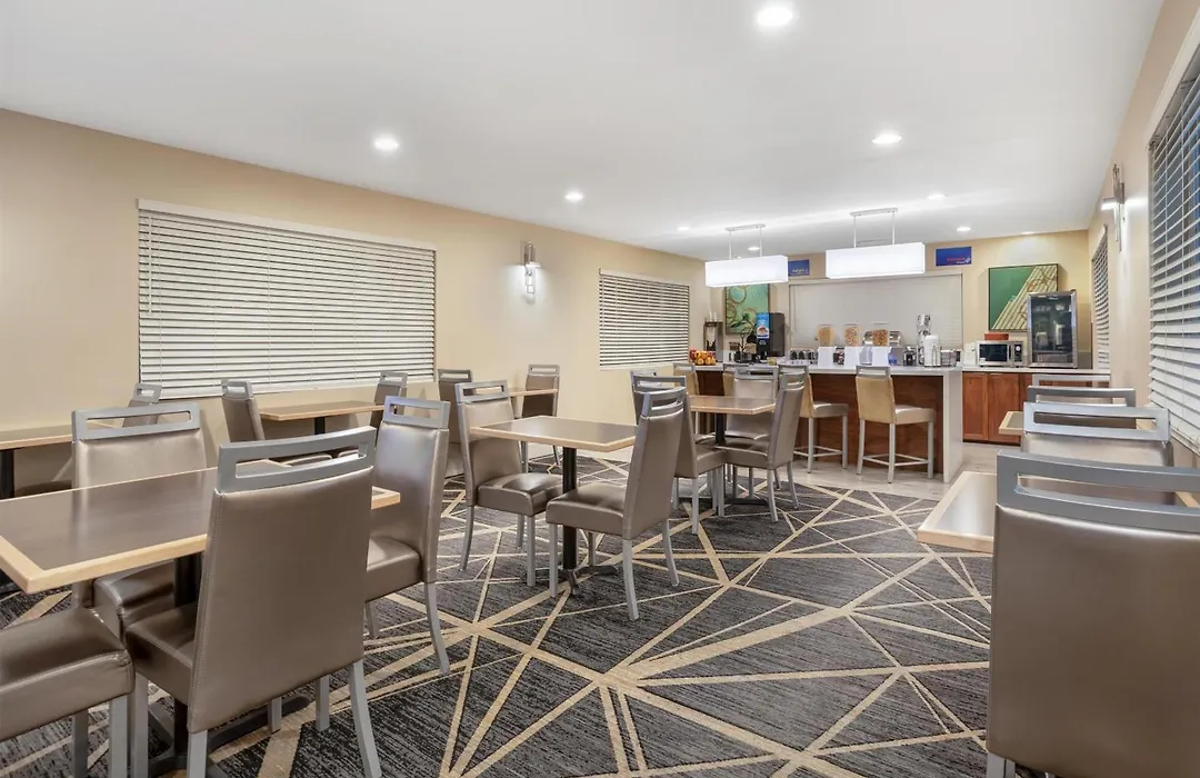 Best Western Town House Lodge-1