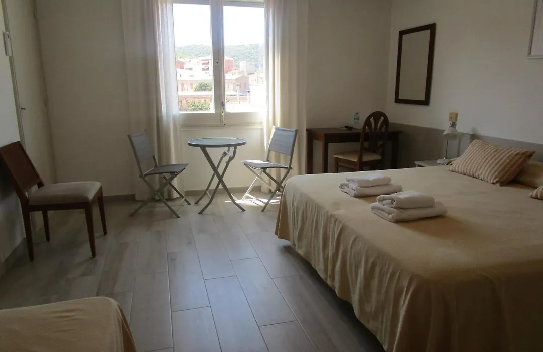 Hotel Apartaments Gesoria Porta Ferrada-1