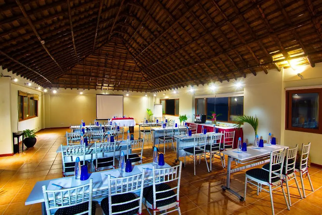 Huma Island Resort And Spa-1
