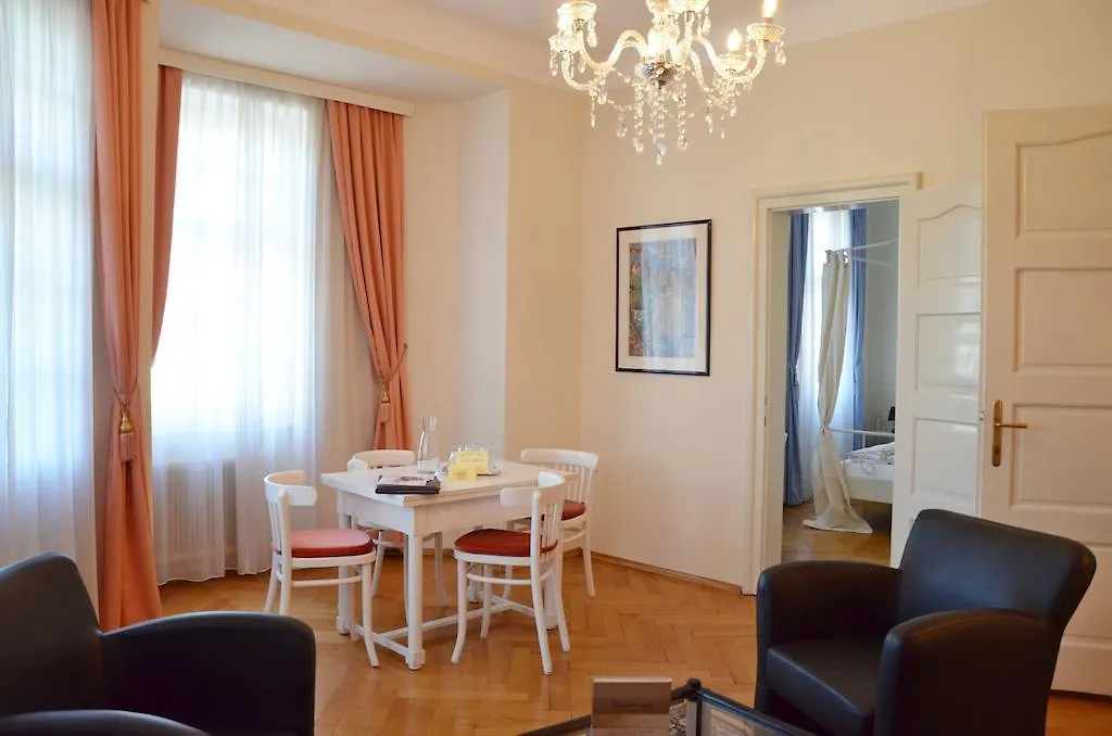 Hotel Carinthia Velden-1