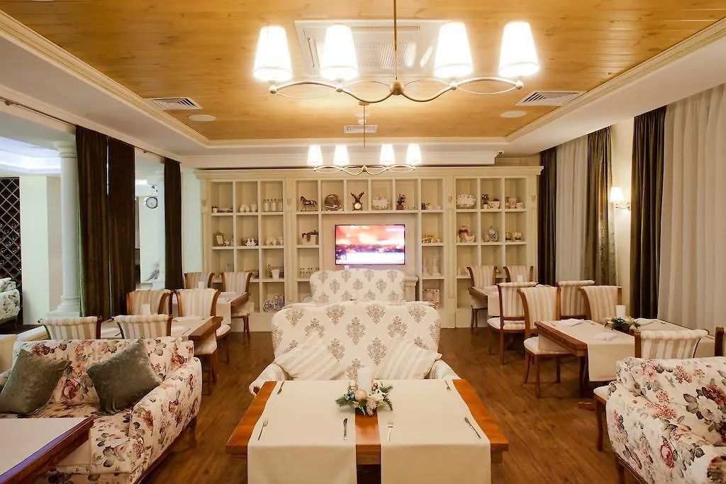 Orly Park-Hotel-1