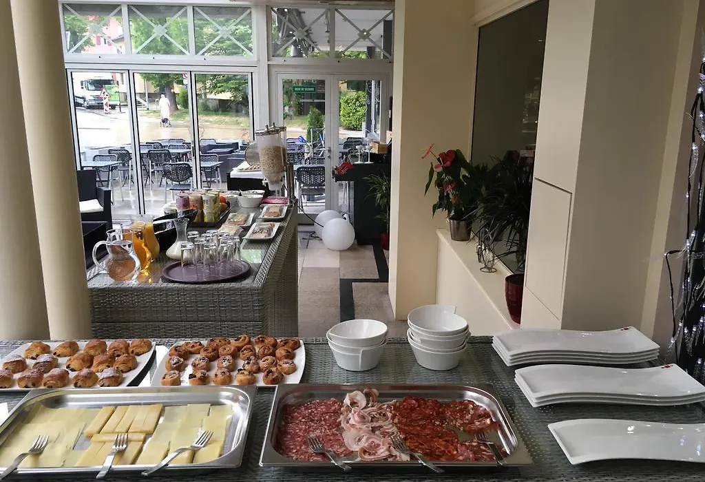 Hostellerie De La Vendee-1