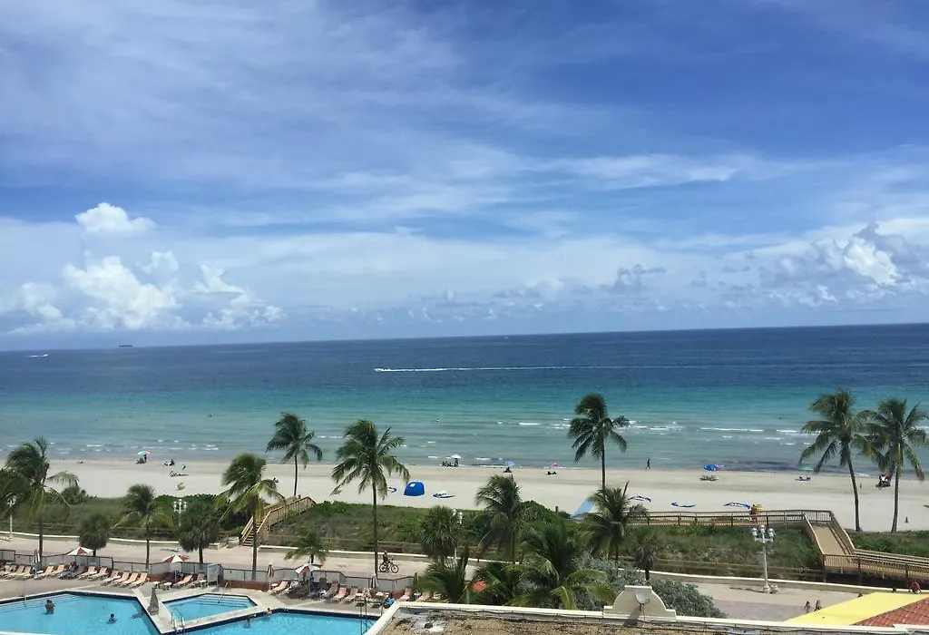 Design Suites Hollywood Beach Resort-1