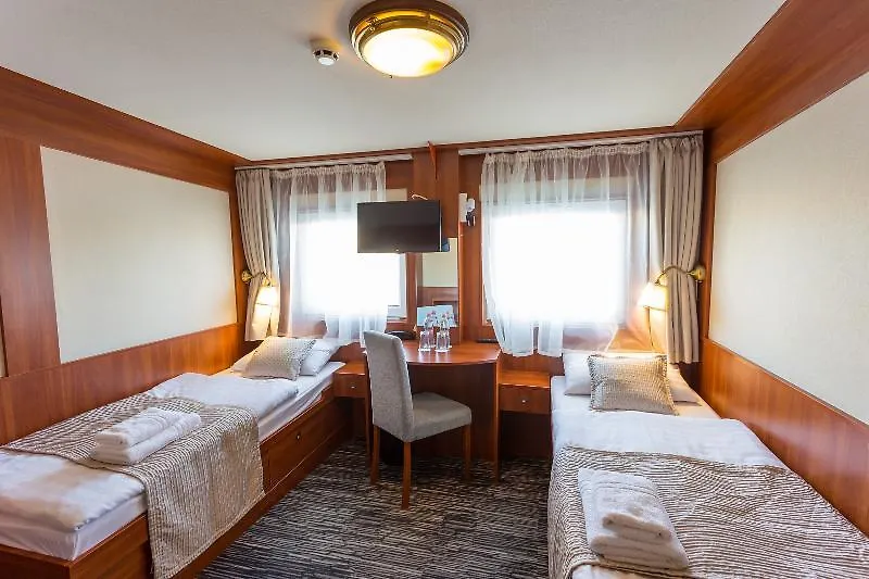 Onriver Hotels - Grand Jules-1