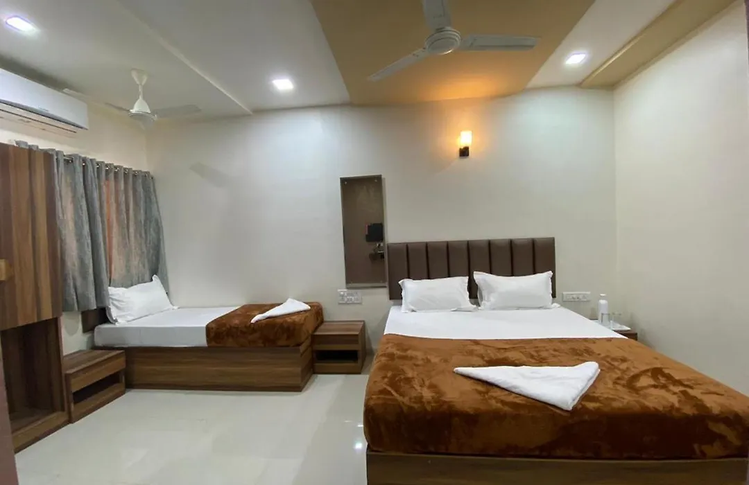 Hotel Divine-1