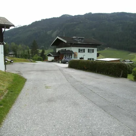 Gaestehaus Zum Tauern-3