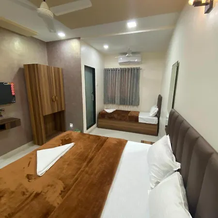 Hotel Divine-2