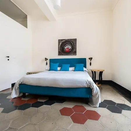 Via Garibaldi 31 Suites-3