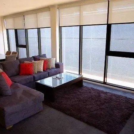 Riverside Apartments Melbourne-3
