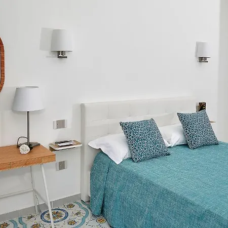 Malafemmena Guest House-2