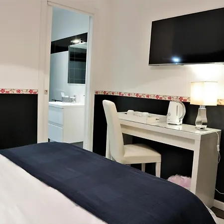 Luxury Vatican Rooms-3
