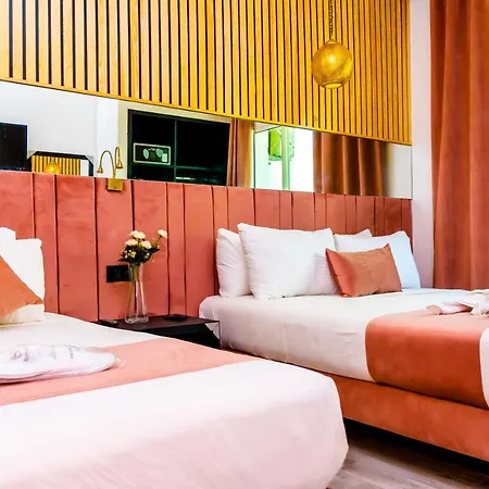 Hotel Les Ambassadeurs-3