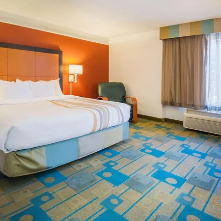 La Quinta Inn & Suites By Wyndham Colorado Springs South Ap-2