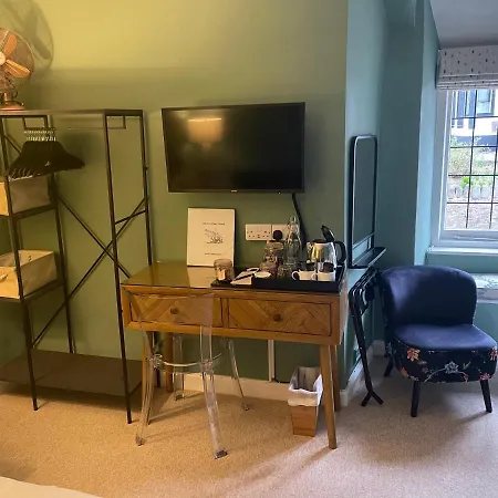 Myrtle Cottage B&B-3
