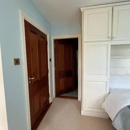 Taylors Hill Luxury Guest House-2