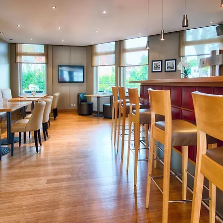 Leonardo Hotel Hamburg Airport-3