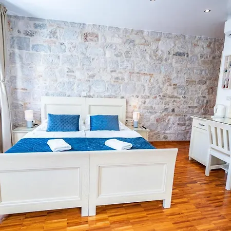 Luxury Rooms Lucija And Luka-3