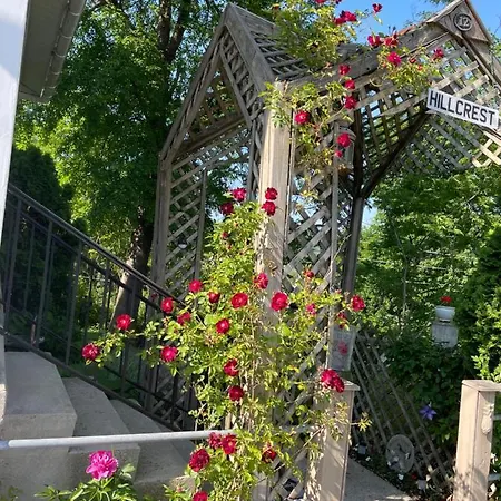 Hillcrest Bed And Breakfast-3