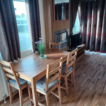 Holiday Cottage Seaside-2