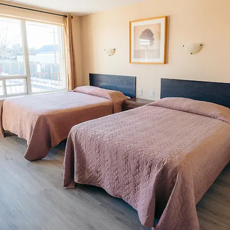 Clarkson Village Motel, 1815 Lakeshore Rd West Mississauga-3