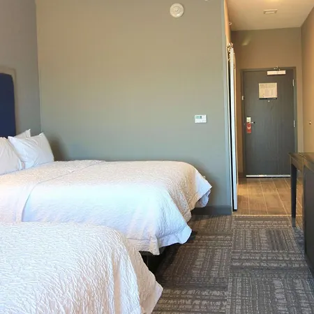 Hampton Inn West Plains-2