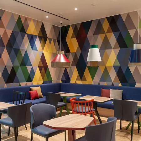 Hampton By Hilton Munich City North-2
