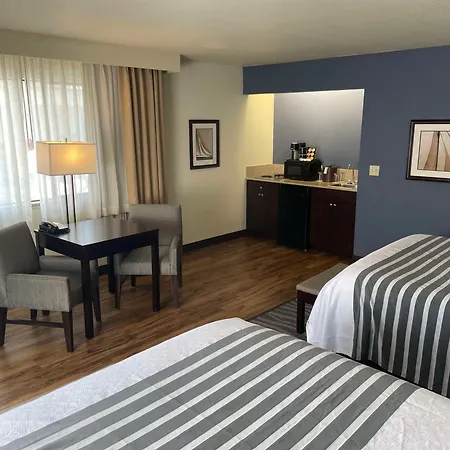 Best Western Plus Edmonds Harbor Inn-2