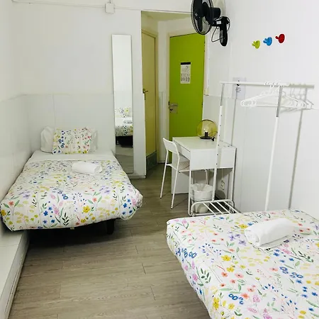Central And Basic Universitat For Young Hostel-3