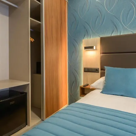 Hostal Sun Gate-3
