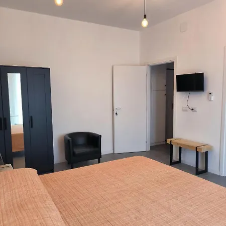 Room 48 Bologna-2