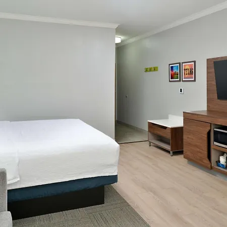 Hampton Inn & Suites Greenville-3