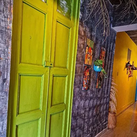 Urban Hostal Bar-2