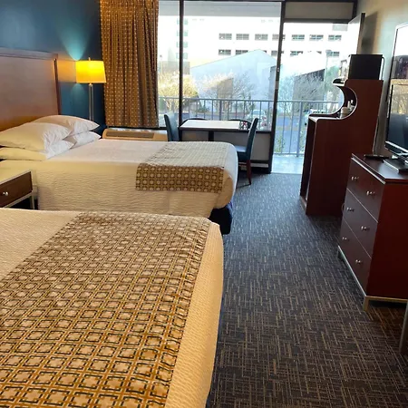 Days Inn By Wyndham Virginia Beach At The Beach-2