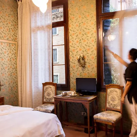 Hotel Flora - By Romanelli Family-2