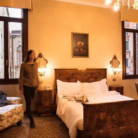 Hotel Flora - By Romanelli Family-3