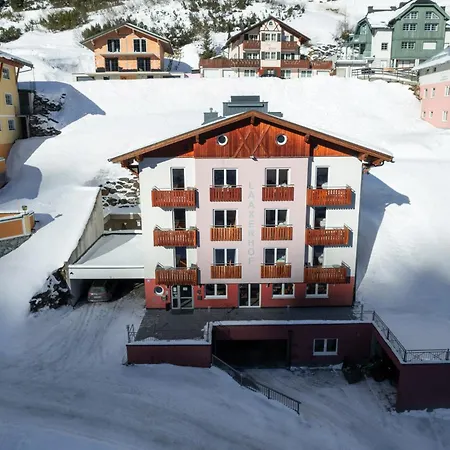 Hotel Laaxerhof-2