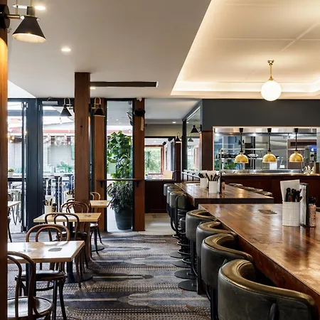 The Lakes Hotel, Rosebery-2