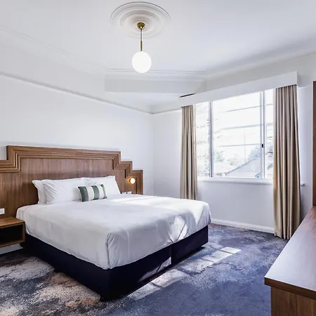 The Lakes Hotel, Rosebery-3