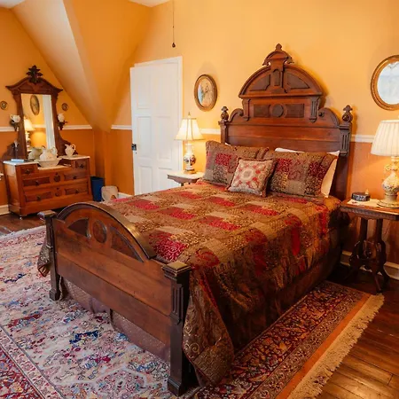 Gifford-Risley House Bed And Breakfast-2