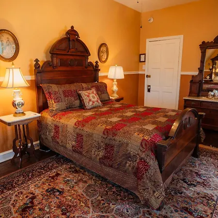 Gifford-Risley House Bed And Breakfast-3