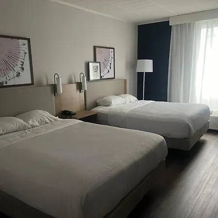 Spark By Hilton Lockport-3