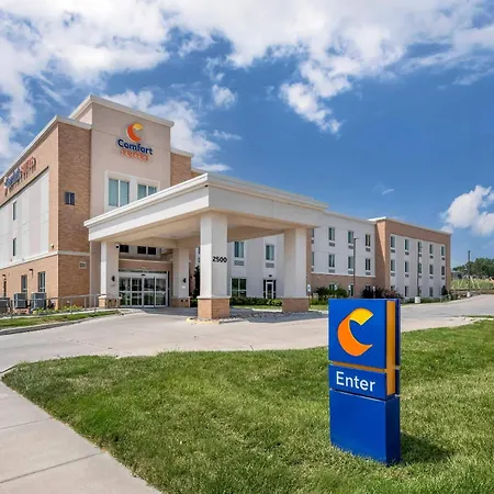 Comfort Suites West Omaha-2