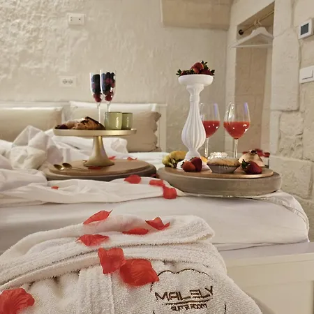 Romantic Suite With Private Jacuzzi Malely Suite-3